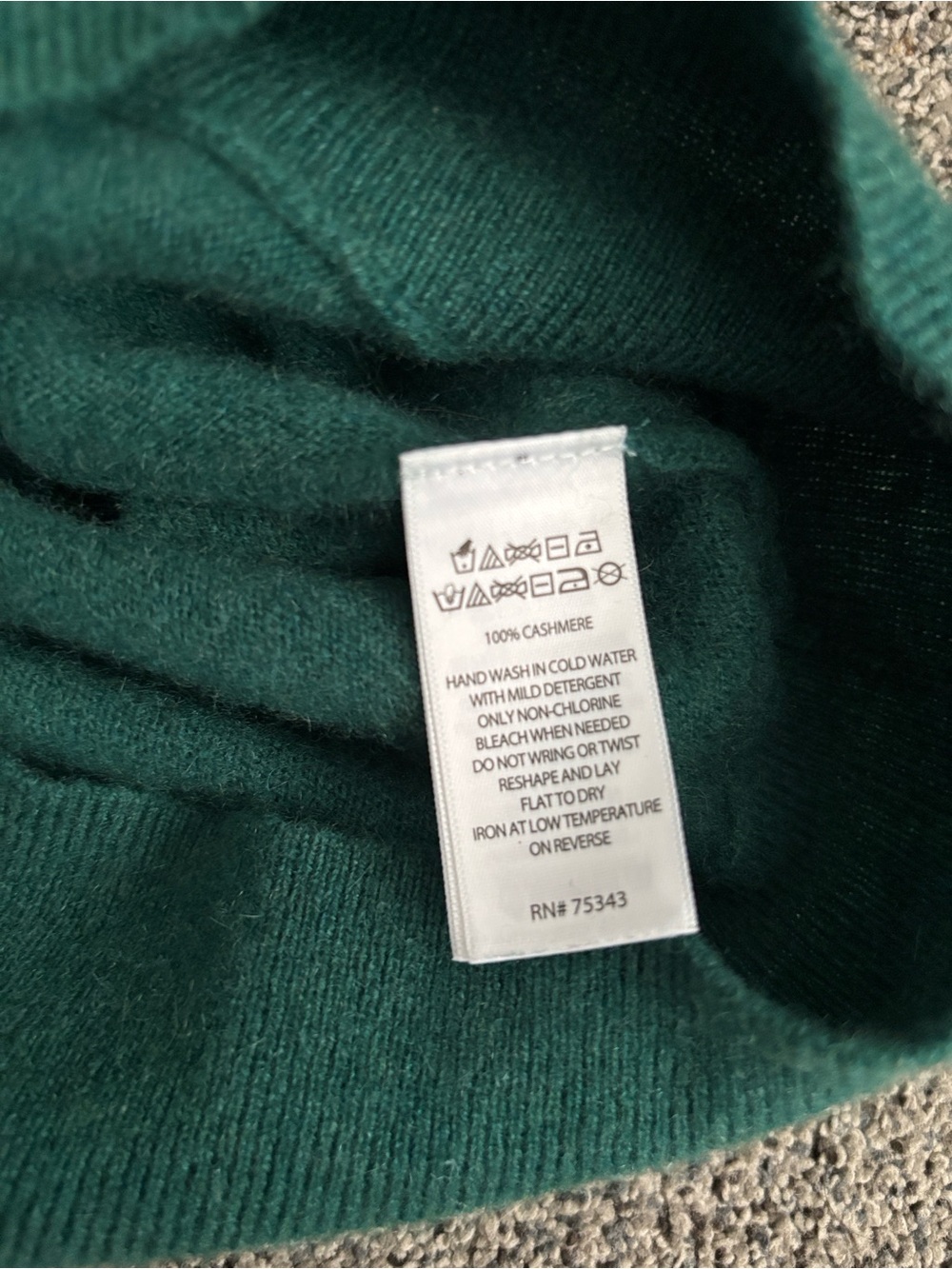 Tahari Emerald Green Cashmere V-Neck Sweater - Picture 3 of 6
